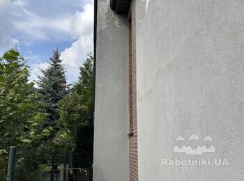Відремонтувати декоративну штукатурку на фасаді