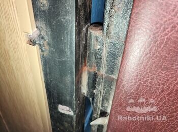 Зробити так щоб вхідні двері не затиралии і зремонтувати ручку