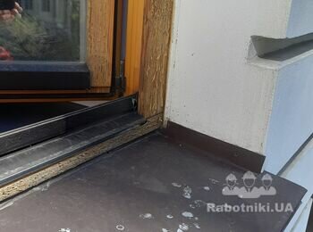 Відновлення лакофарбового покриття на дерев'яних євровікнах