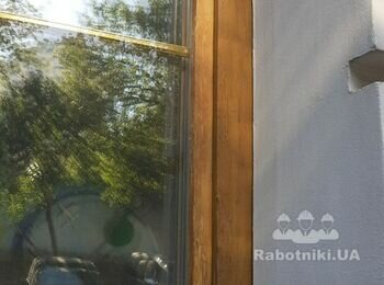 Відновлення лакофарбового покриття на дерев'яних євровікнах