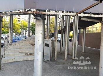 Требуются мастера отреставрировать лесницу