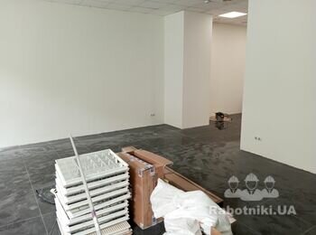 Монтаж пластикового плінтуса