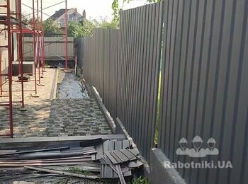 Монтаж забор металопрофіль