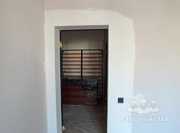 Потрібно зробити декоративний набриз частково на стіні.