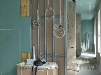 Беспечанка на г. к. потолки 65м2. Покраска.