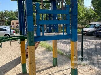 Ремонт детской горки замена досок и покраска