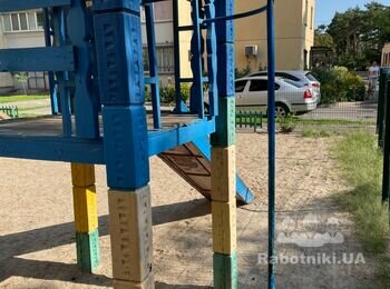 Ремонт детской горки замена досок и покраска
