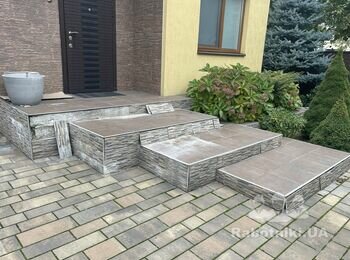 Реконструкція вхідної групи у приватний будинок (вулиця).
