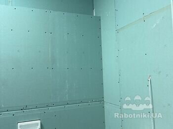 Укладання плитки в санвузлах близько 300м2