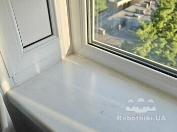 Демонтувати старе підвіконня, балкон з виносом