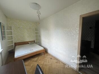Зняти шпалери і пофарбувати стіни