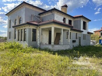 Змонтувати фасадний декор+баранек на нього та стіни