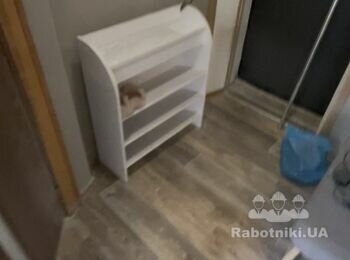 Выравнивание пола, укладка линолеума