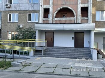 Потрібні плиточники, штукатури та маляри на ремонт підїздів