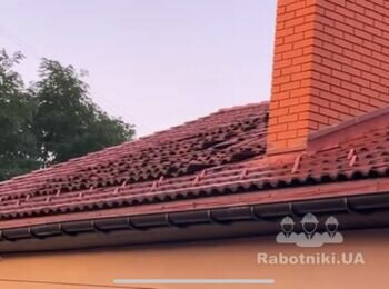 Перекласти/замінити цементно-піщану черепицю на даху будинку