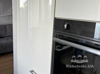 Монтаж вбудованого холодильника