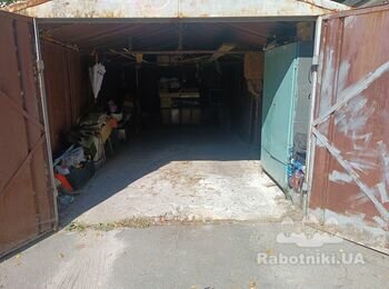 Обкласти стіни цеглою в гаражі
