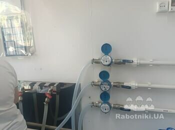 Покраска стен в торговом помещении