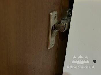 Ремонт дверей кухонної шафи