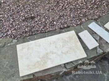 Потрібно знайти укладчиків для облицювання забору