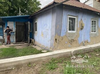 Потрібно обкласти будинок газоблоком 30 і вкрити металочерепицею