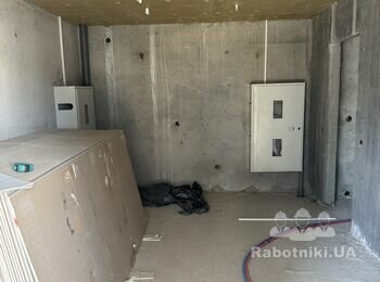 Ремонт в приміщенні біля забудовника