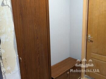 Збірка шафи купе, до 3х метрів. Перевісити три полички на кухні.