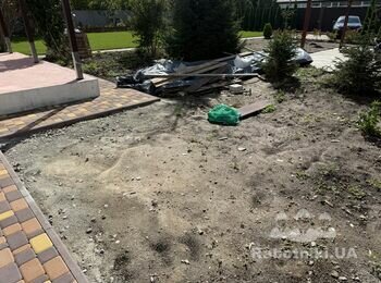 Розрівняти земельну ділянку, підсипати грунт