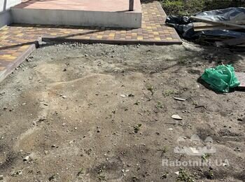 Розрівняти земельну ділянку, підсипати грунт