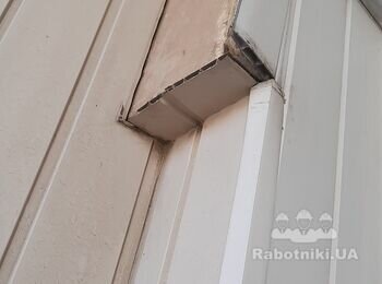 Закрепить оторванную пластиковую вагонку на балконе