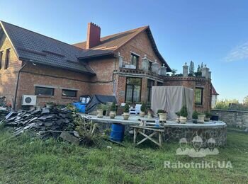 Облицювання фасаду травертином