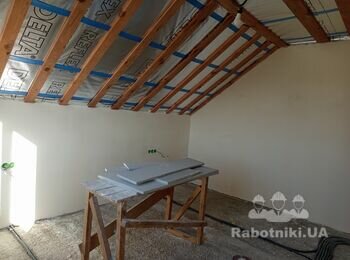 Підшити мансардну кришу гіпсокартоном