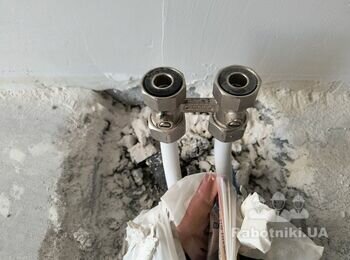 Підключення батареї опалення зі стіни, а не з підлоги