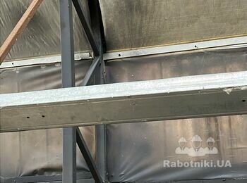 Ремонт даху в арковому ангарі