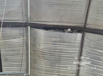 Ремонт даху в арковому ангарі