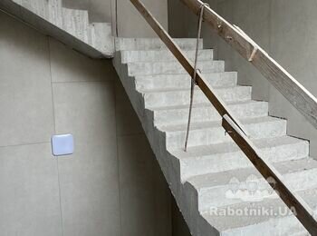 Облицювання сходинок натуральним мармуром