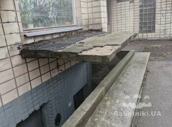 Убезпечити вхід у підвальне приміщення житлового будинку