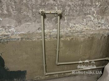 Проштробить 2 штробы под трубу по 50см и 1 отверстие под подрозетник