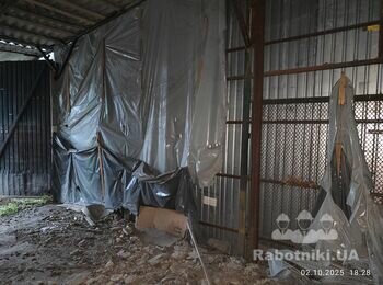 Демонтаж дерев'яної перегородки, демонтаж плівки