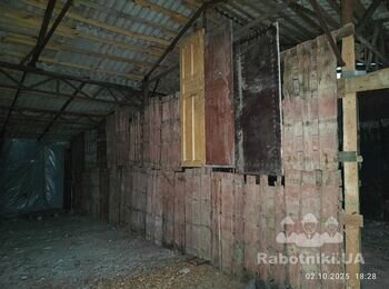 Демонтаж дерев'яної перегородки, демонтаж плівки