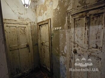 Шліфування і фарбування дверей міжкімнатних