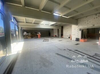 Отделка банкетного зала 300м2 ( штукатурка, плитка , сантехника )