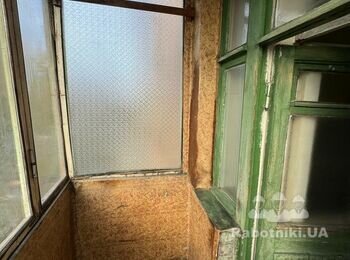 Обшити балкон ламінатом