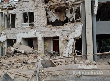 Відновлення частини секції таунхаусу після прильоту