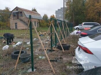 Нужно установить забор из сварной сетки