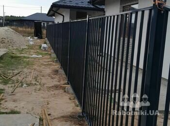 Монтаж паркану в області