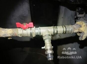 Заміна кранів стояків на системі опалення