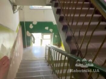 Покрасочные работы в подъезде и установка наличника