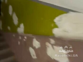 Покрасочные работы в подъезде и установка наличника