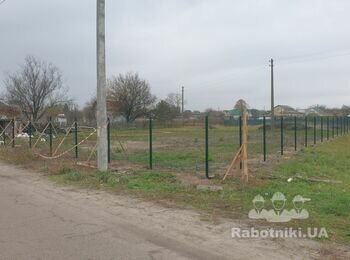 Нужно установить забор из сварной сетки